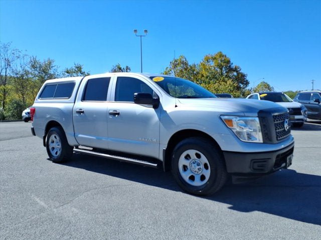 Used 2017 Nissan Titan S AWD/4WD image 3