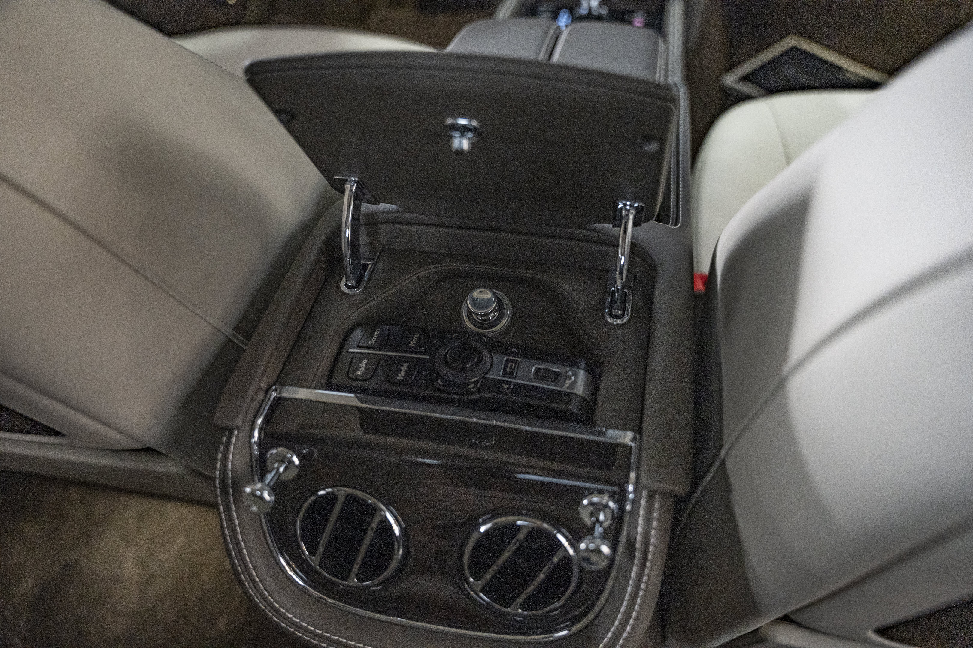 Used 2013 Bentley Mulsanne RWD image 42