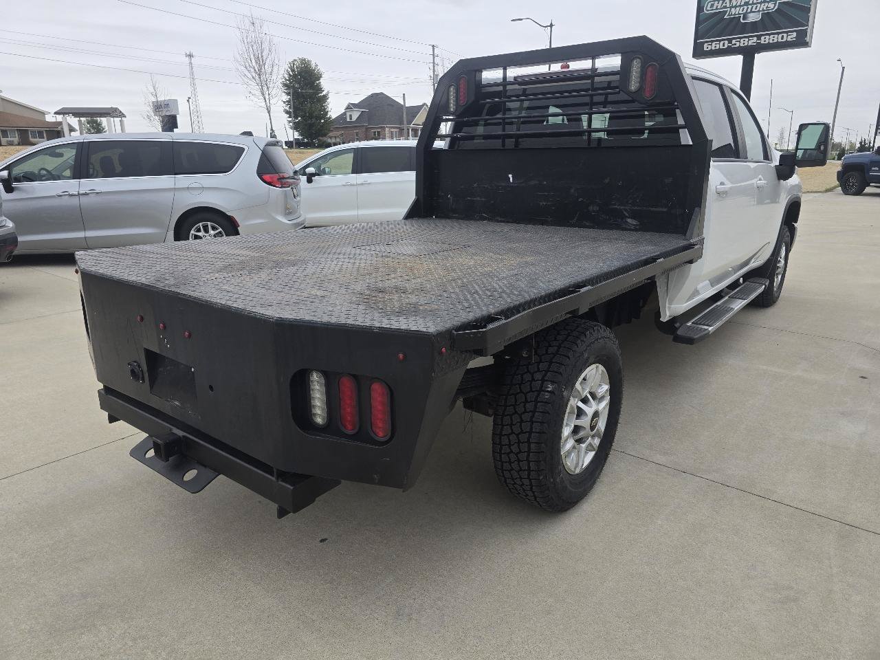 Used 2024 Chevrolet Silverado 2500 LT w/ Convenience Package AWD/4WD image 5