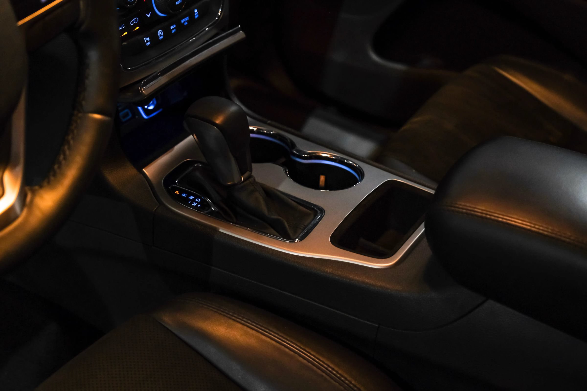Used 2018 Jeep Grand Cherokee Altitude AWD/4WD image 24