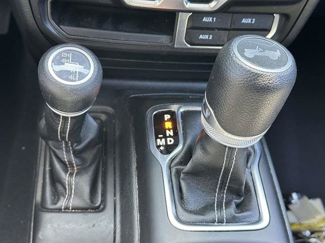 Used 2023 Jeep Wrangler Unlimited Sahara w/ Cold Weather Group AWD/4WD image 21