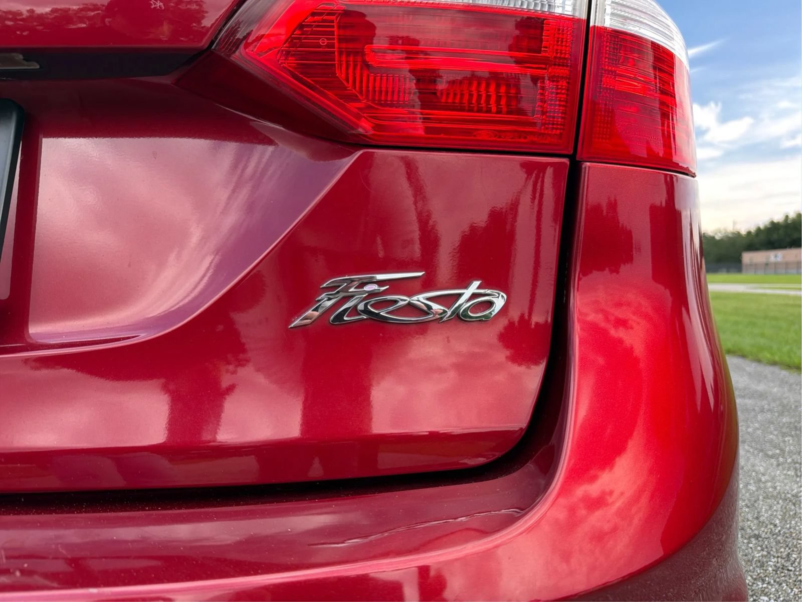 Used 2015 Ford Fiesta SE FWD image 31