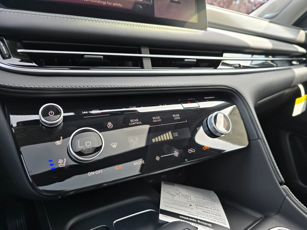 New 2025 INFINITI QX60 Luxe w/ Vision Package image 27