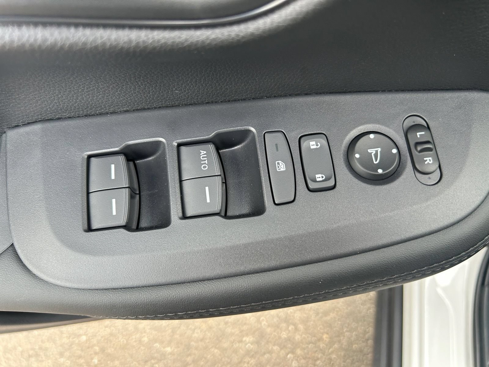 New 2026 Honda HR-V LX image 19