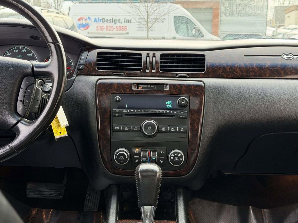 Used 2012 Chevrolet Impala LTZ image 19