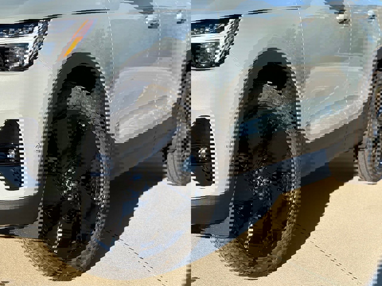 New 2026 Volvo XC40 B5 Ultra w/ Protection Package Premier image 8