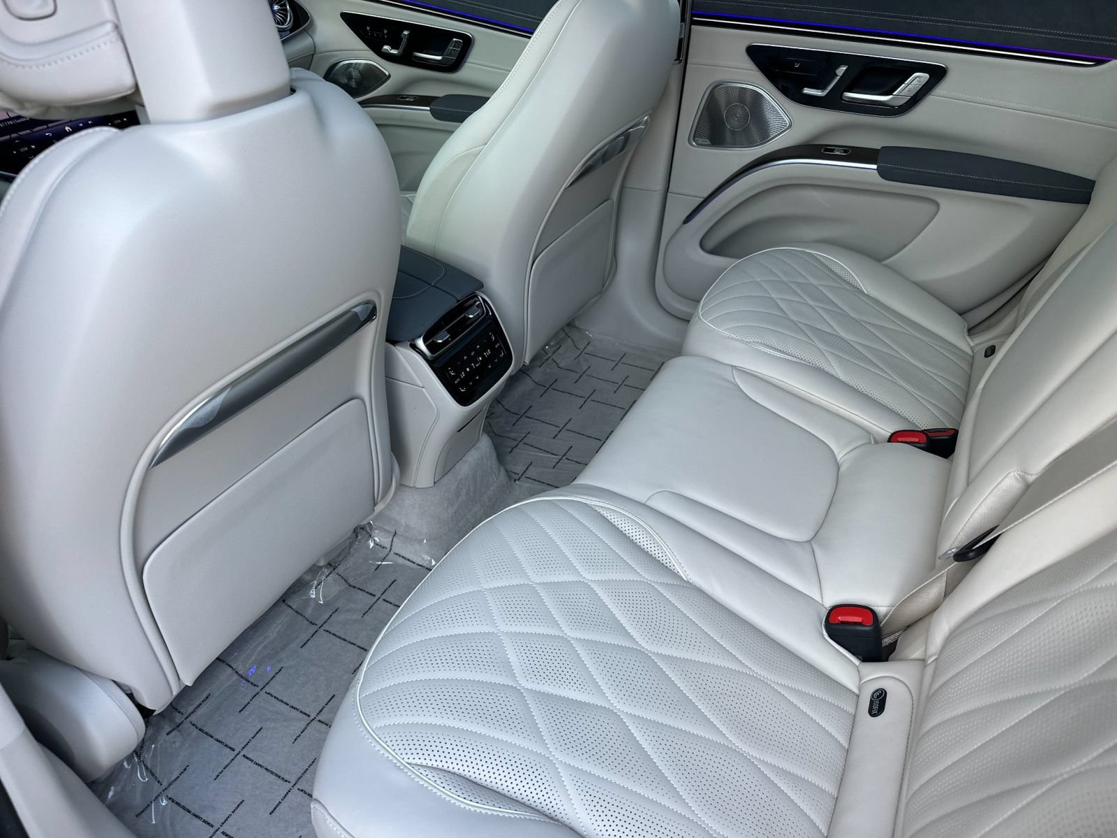 New 2026 Mercedes-Benz EQS 550 4MATIC SUV image 12