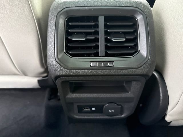 Used 2019 Volkswagen Tiguan SE image 36