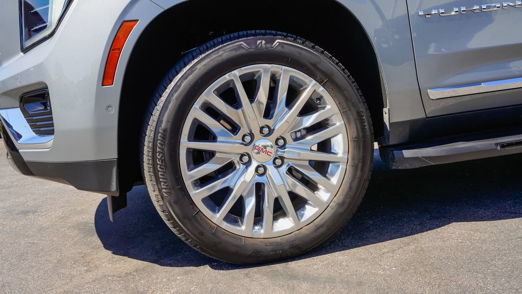 Used 2025 GMC Yukon XL Elevation AWD/4WD image 10