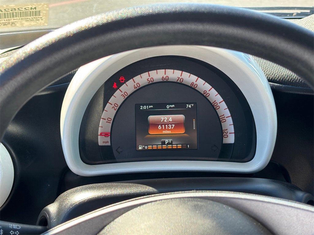 Used 2016 smart fortwo pure image 18