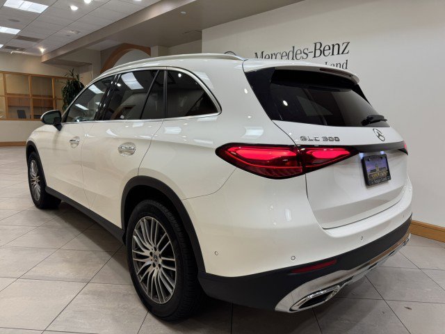 Certified 2025 Mercedes-Benz GLC 300 image 3