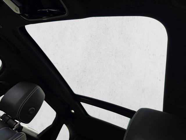 Used 2023 Land Rover Range Rover Velar R-Dynamic S image 15