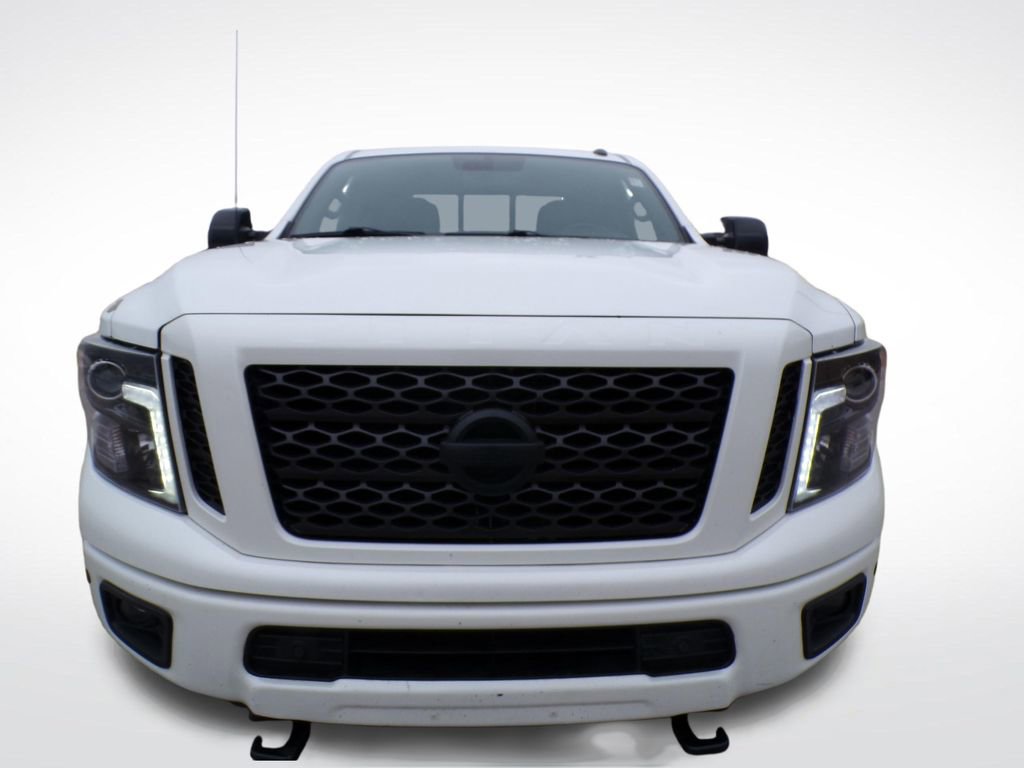 Used 2019 Nissan Titan SV w/ SV Convenience Package AWD/4WD image 5