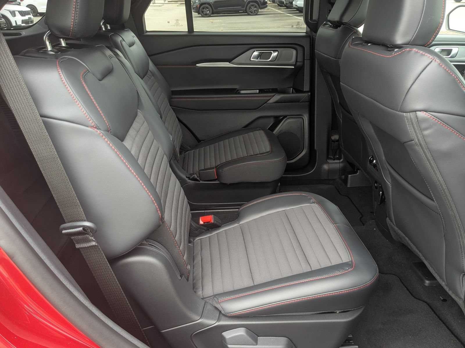 New 2026 Ford Explorer ST-Line w/ ST-Line Street Pack AWD/4WD image 39