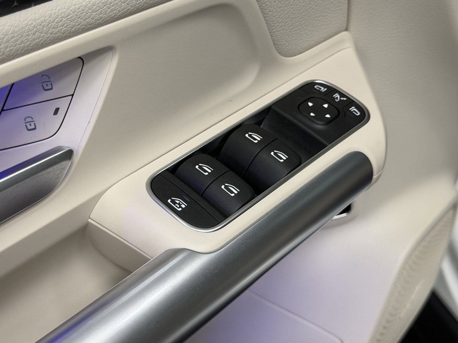 Certified 2025 Mercedes-Benz GLA 250 image 23