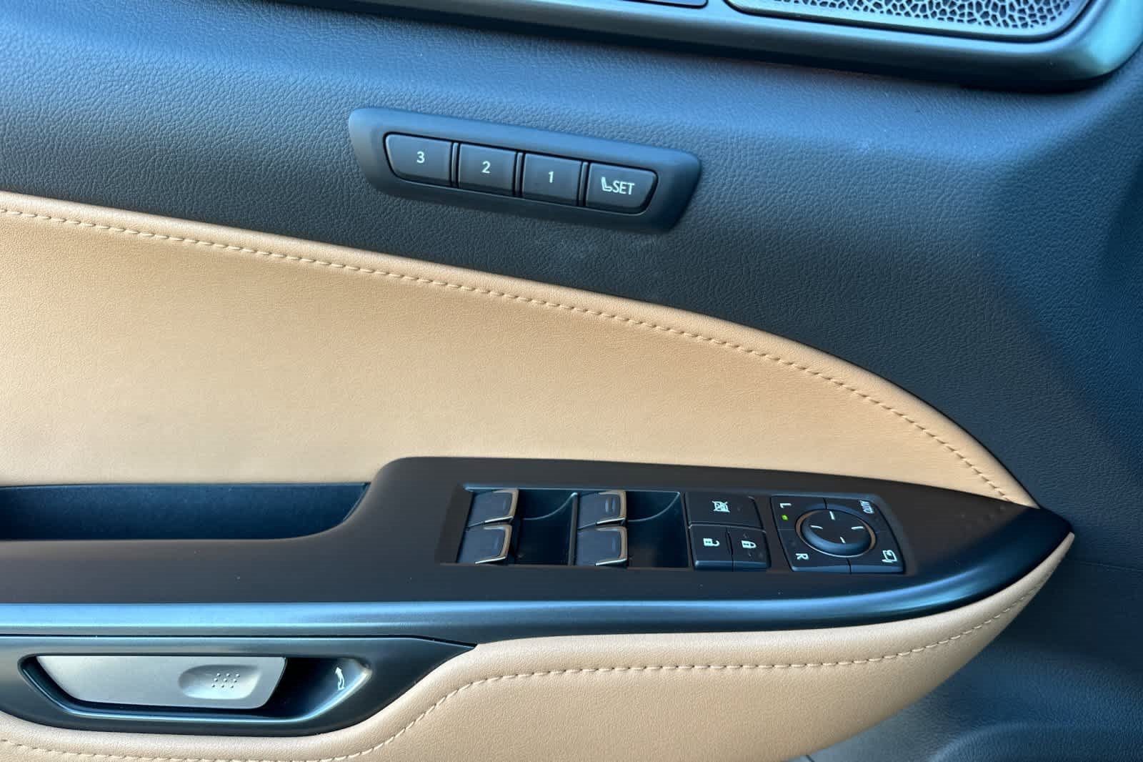 Used 2025 Lexus NX 300h 350h Luxury image 12