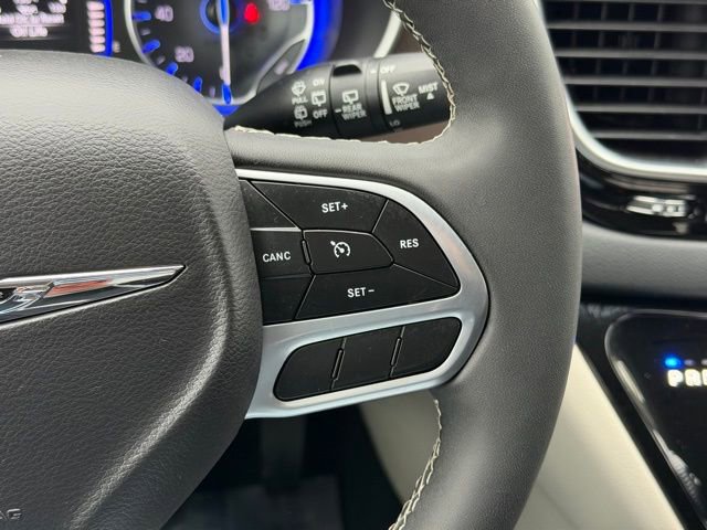 Certified 2023 Chrysler Voyager LX FWD image 17