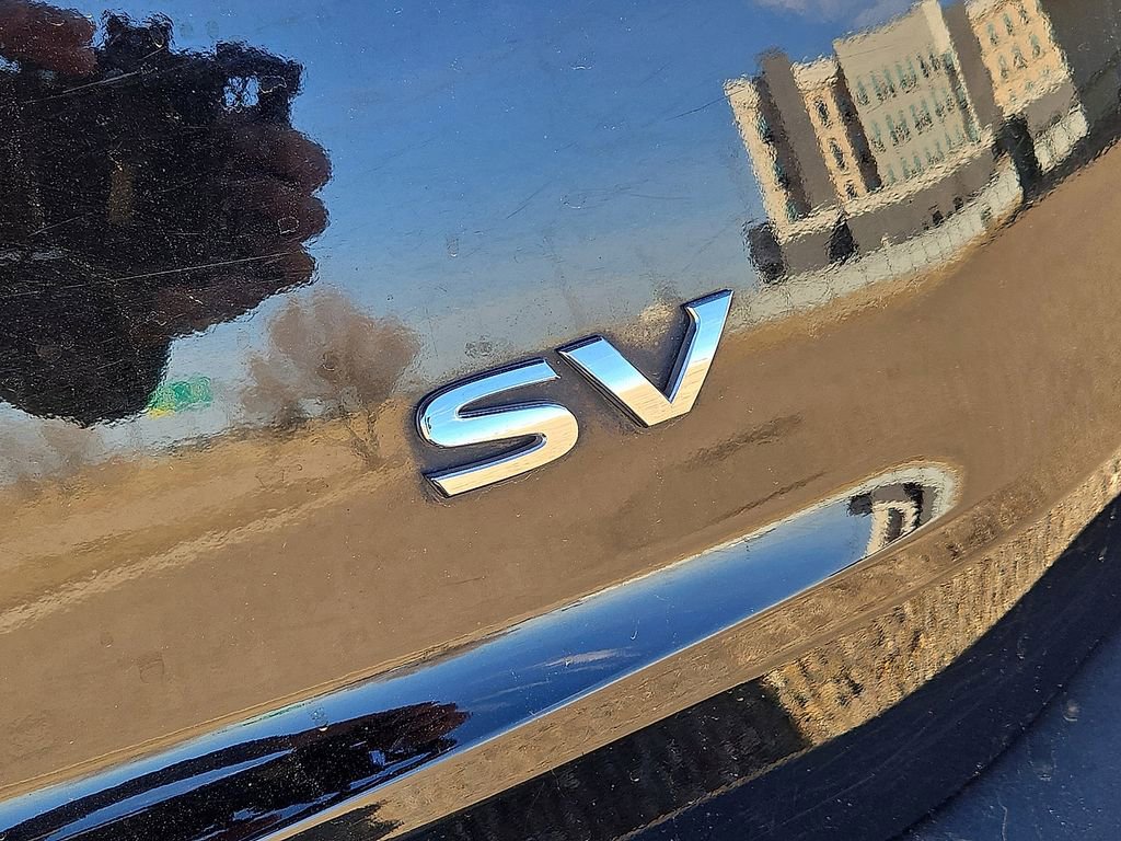 Used 2023 Nissan Rogue SV image 12