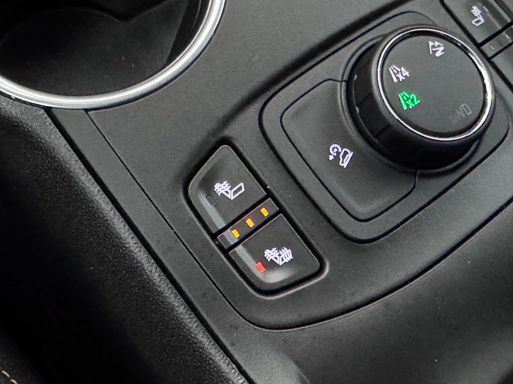 Certified 2019 GMC Terrain SLE w/ Driver Convenience Package AWD/4WD image 23