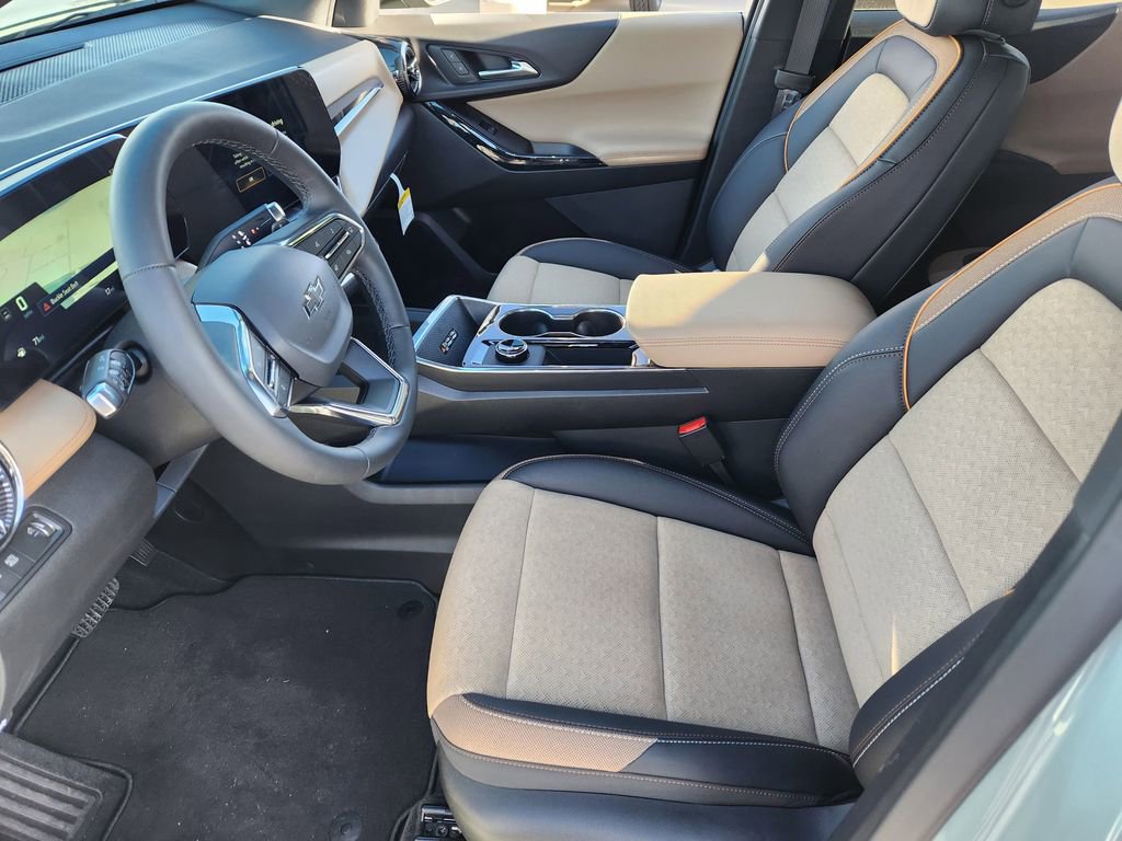 New 2026 Chevrolet Equinox ACTIV w/ Convenience Package III FWD image 7