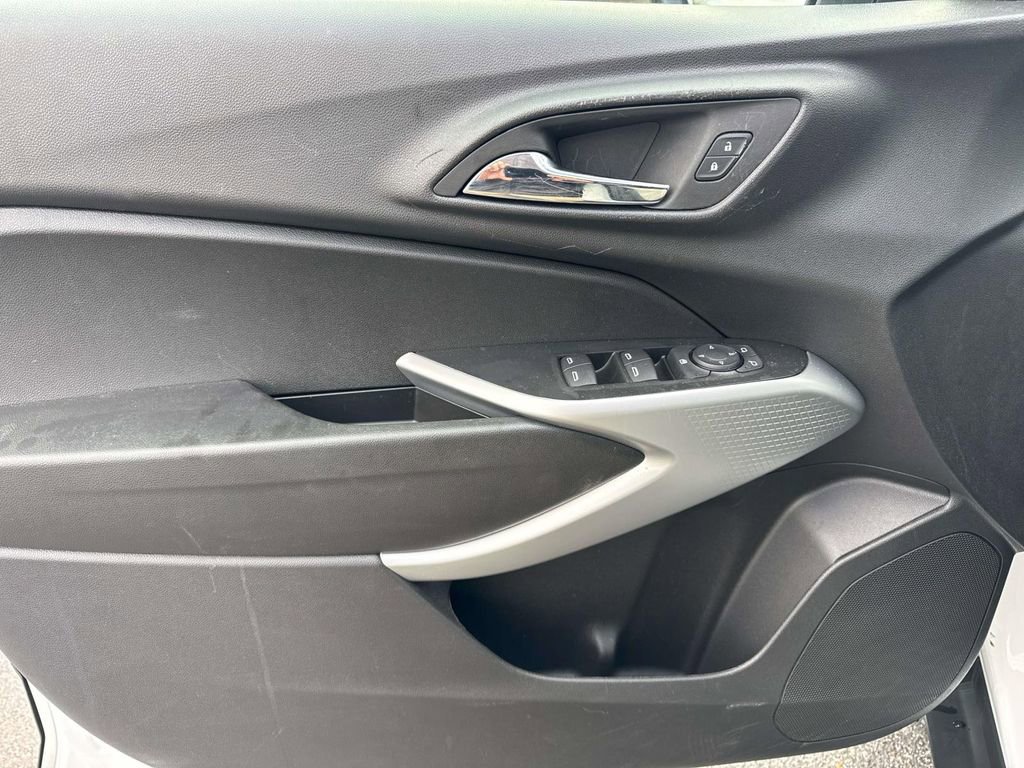 Certified 2025 Chevrolet Trax LS image 14