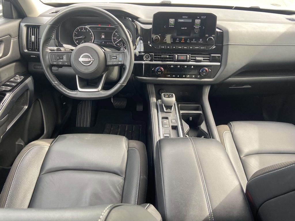 Used 2023 Nissan Pathfinder SL w/ Lighting Package (N92) image 10