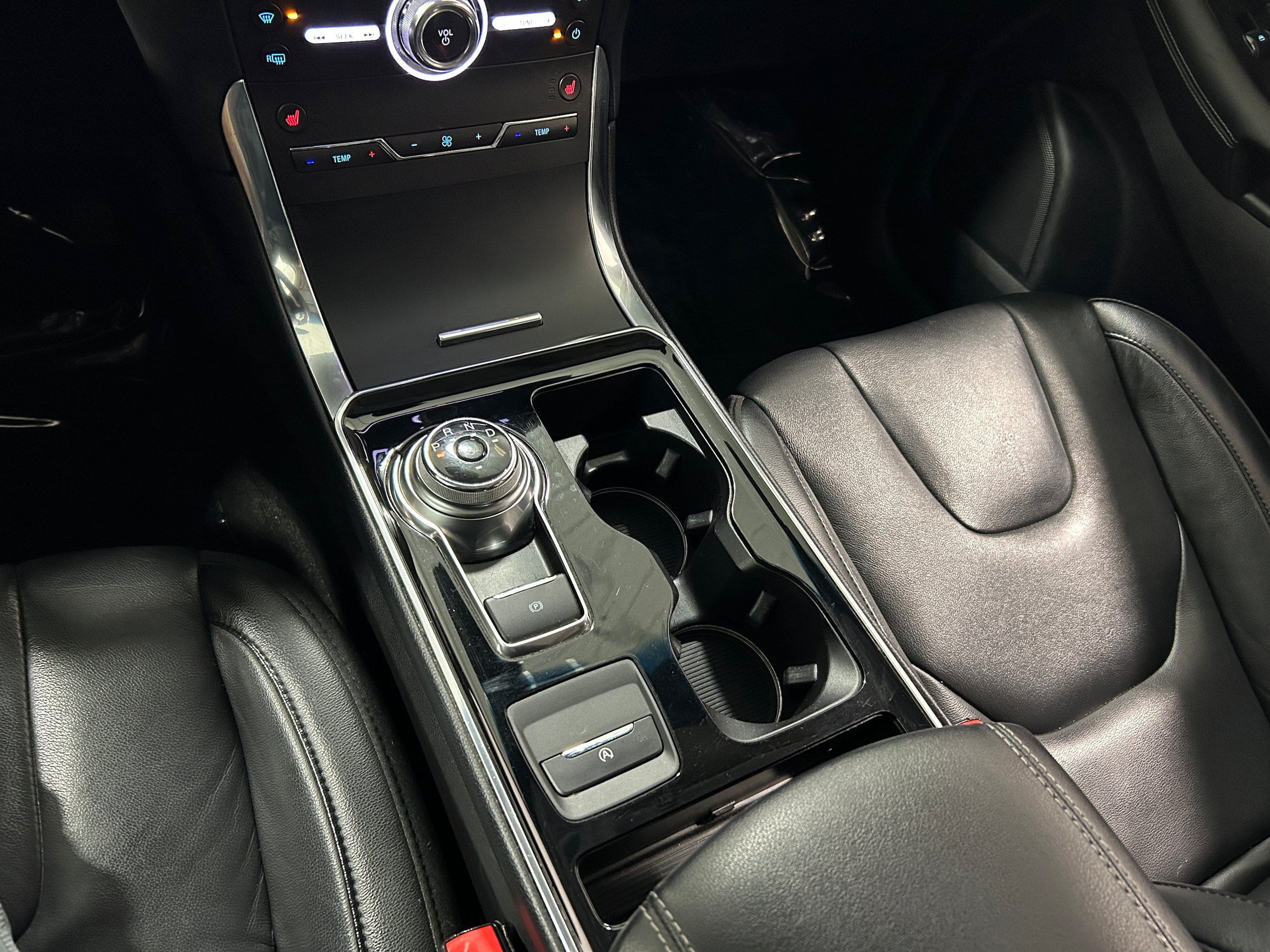 Used 2019 Ford Edge Titanium w/ Cold Weather Package AWD/4WD image 12