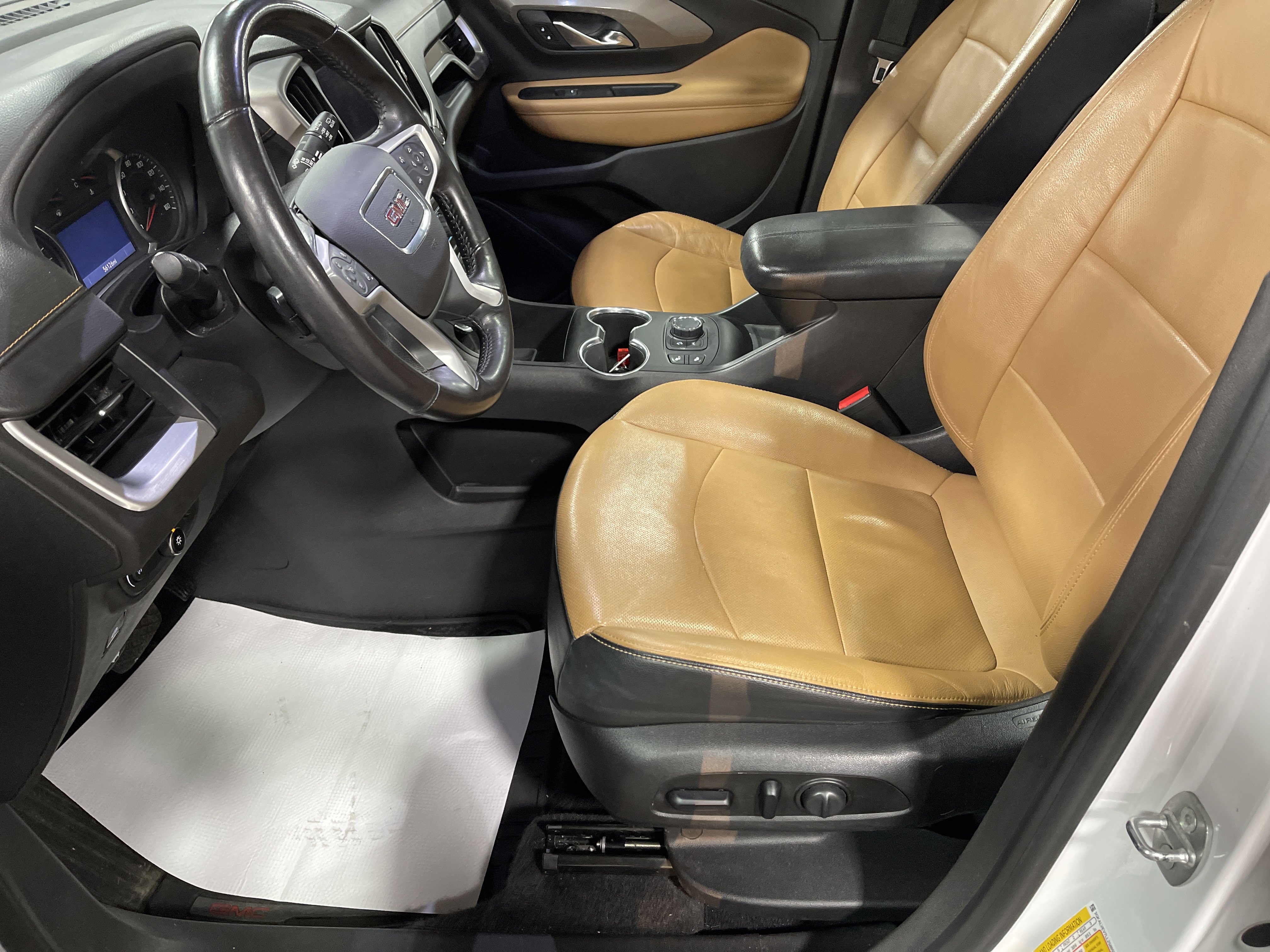 Used 2020 GMC Terrain SLT w/ Preferred Package image 10