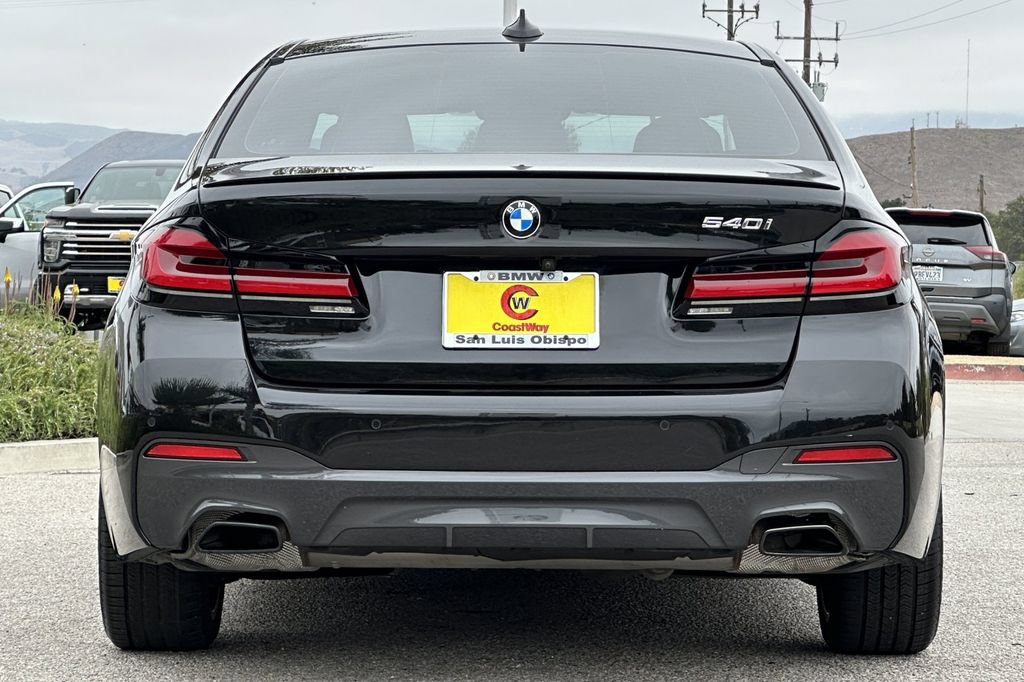 Used 2023 BMW 540i w/ M Sport Package RWD image 4
