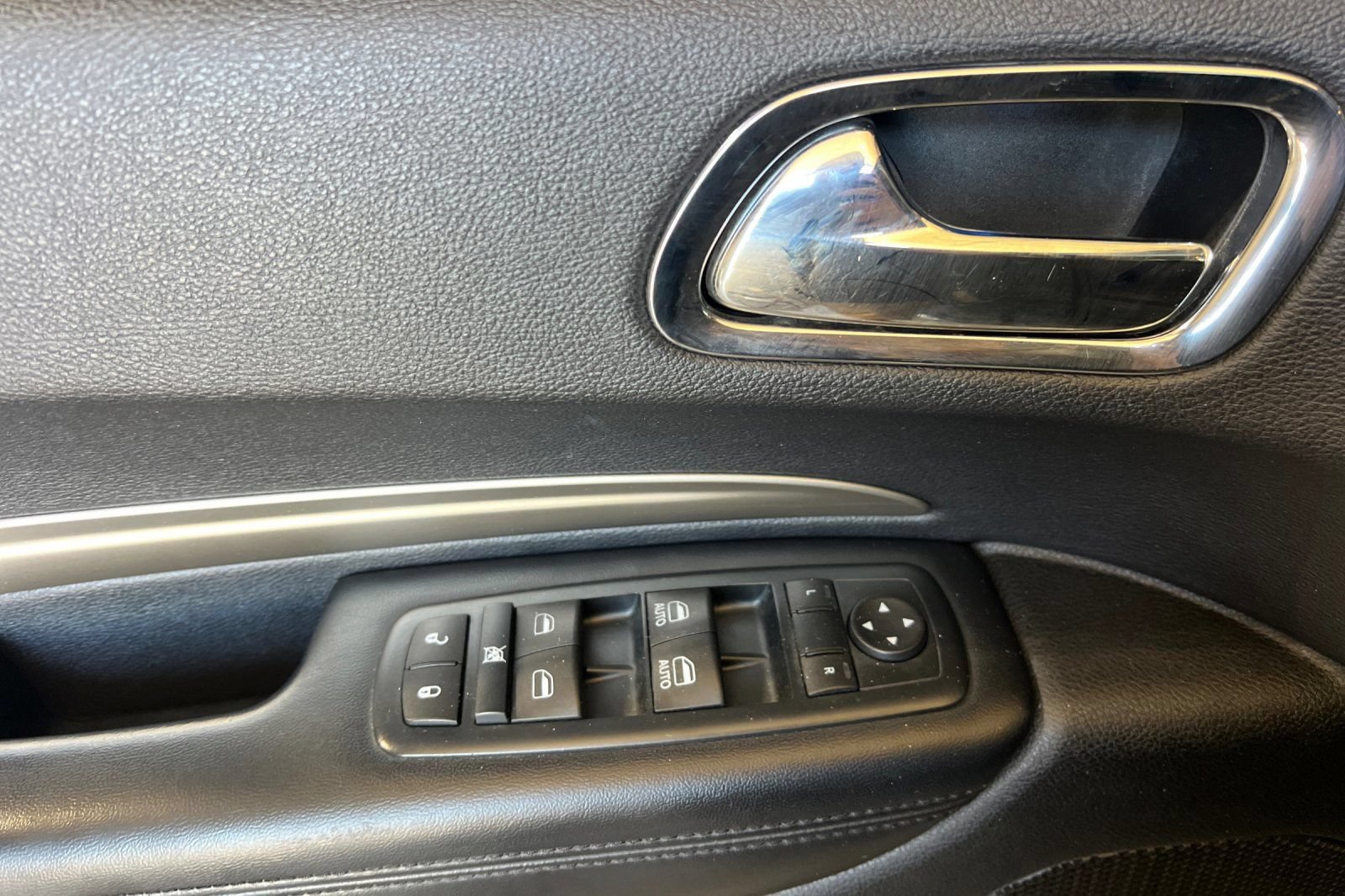 Used 2016 Dodge Durango SXT w/ Quick Order Package 23B AWD/4WD image 11