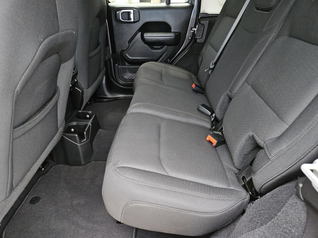 Used 2023 Jeep Wrangler Unlimited Sport AWD/4WD image 19