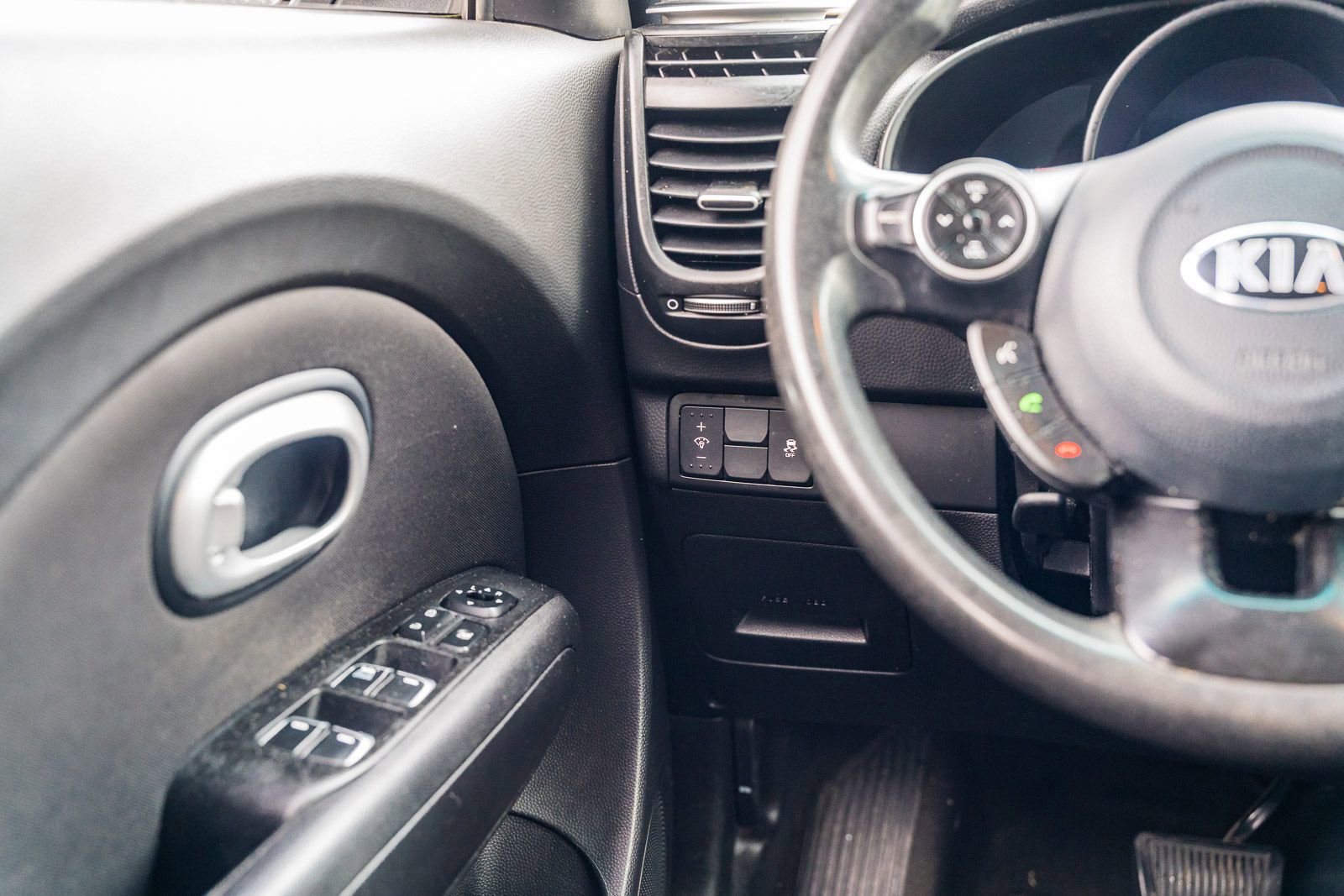 Used 2018 Kia Soul image 23