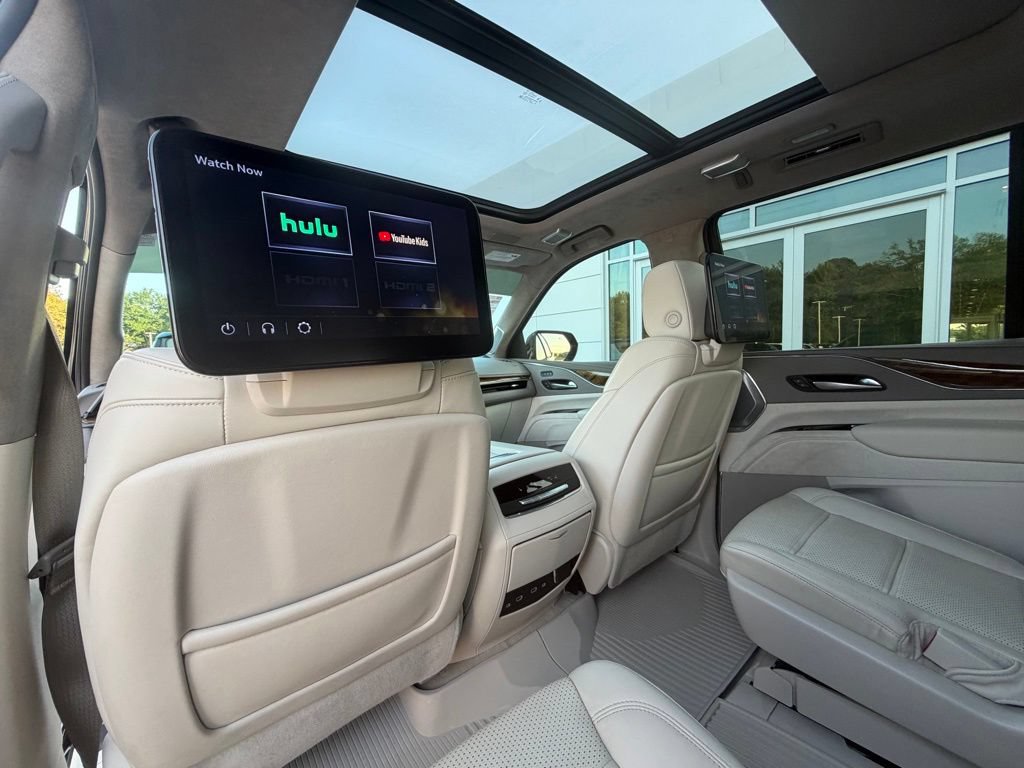 Used 2024 Cadillac Escalade Sport Platinum w/ LPO, Floor Liner Package AWD/4WD image 15