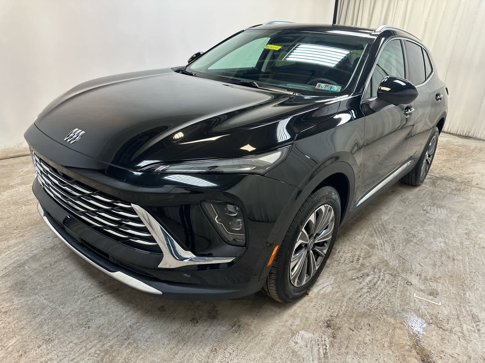 Certified 2025 Buick Envision Preferred image 9