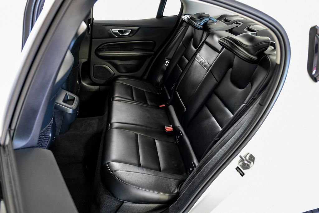 Used 2022 Volvo S60 B5 Inscription image 40