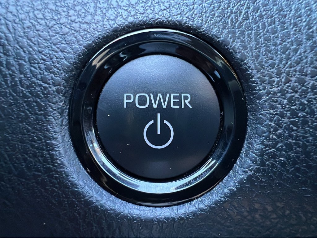 Used 2025 Toyota Camry SE FWD image 26