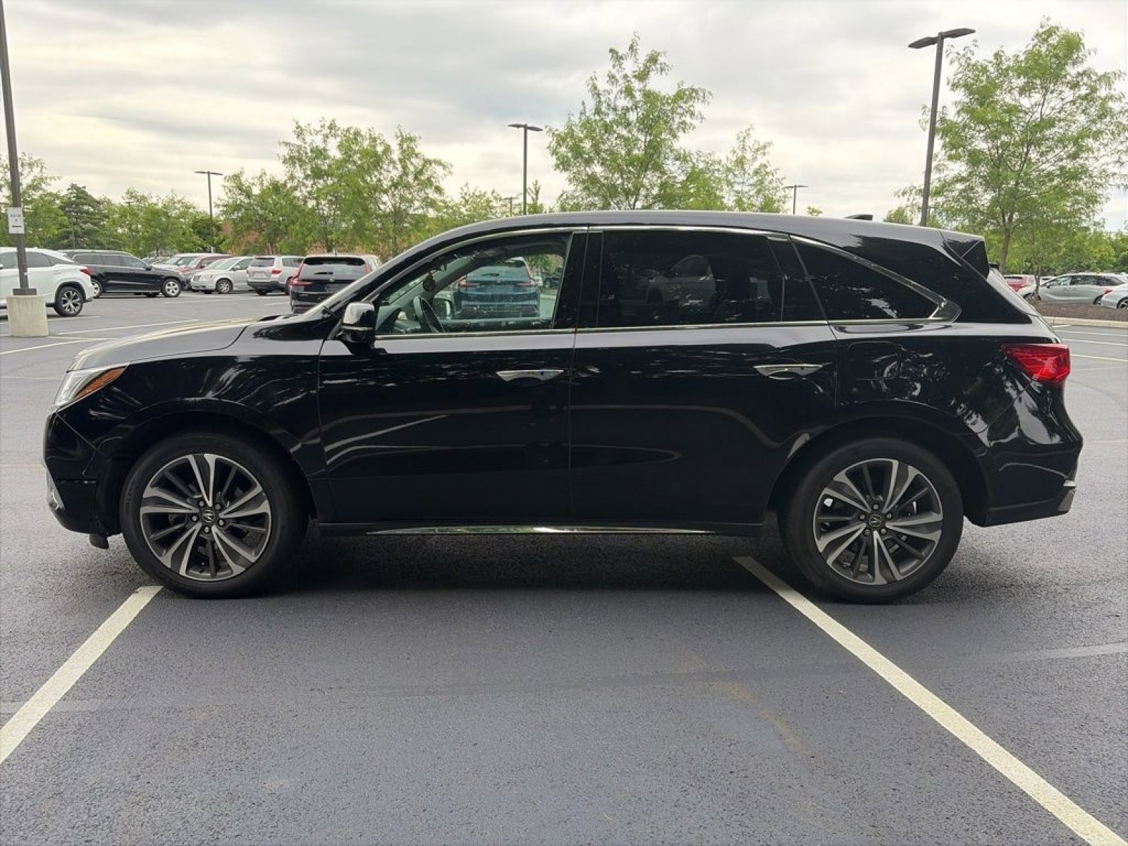Used 2019 Acura MDX w/ Technology & Entertainment AWD/4WD image 11