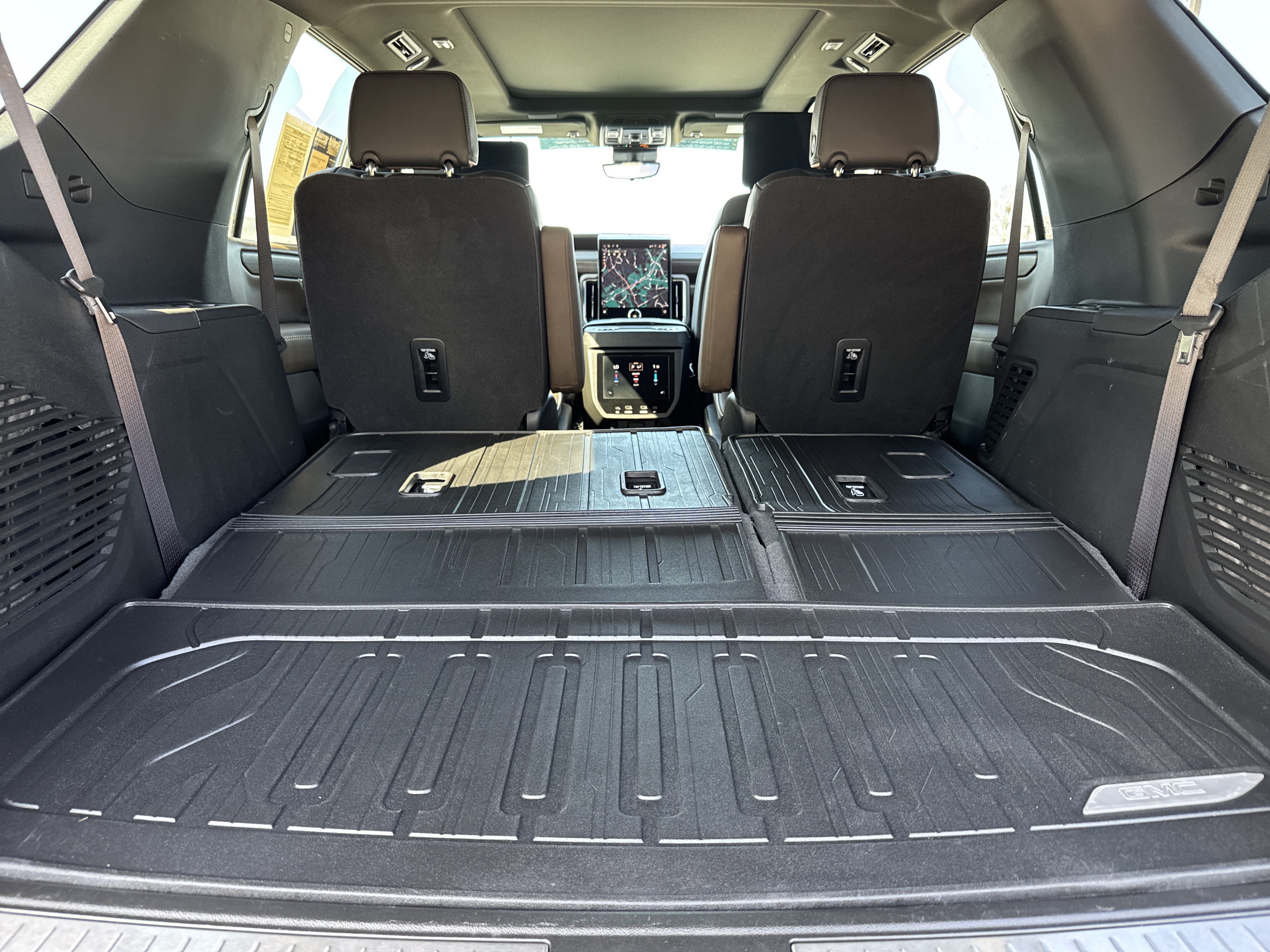 Used 2025 GMC Yukon Denali Ultimate w/ LPO, Floor Liner Package AWD/4WD image 38