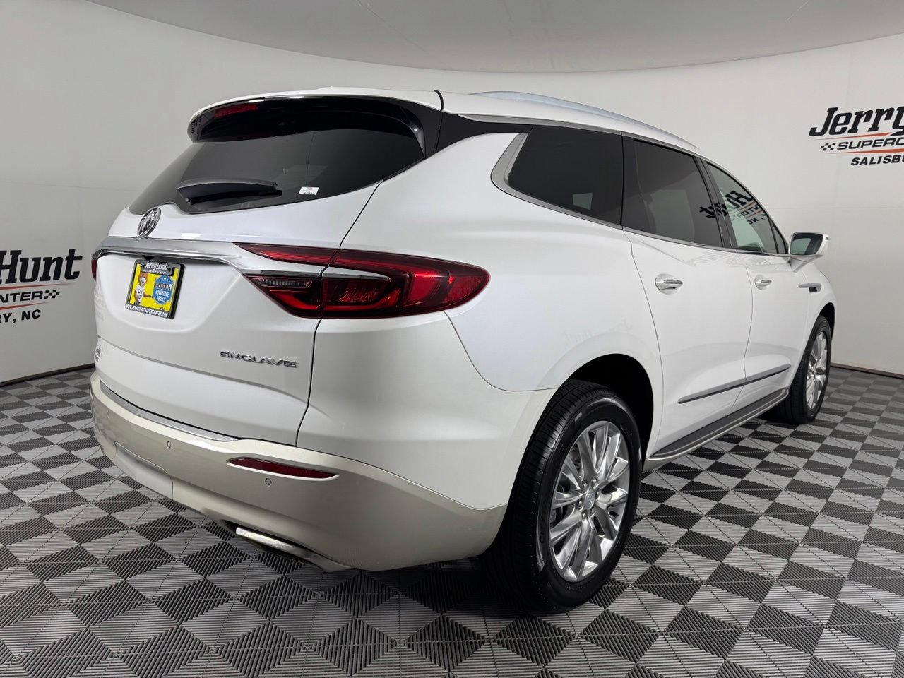 Used 2019 Buick Enclave Essence w/ LPO, Luxury Package FWD image 6