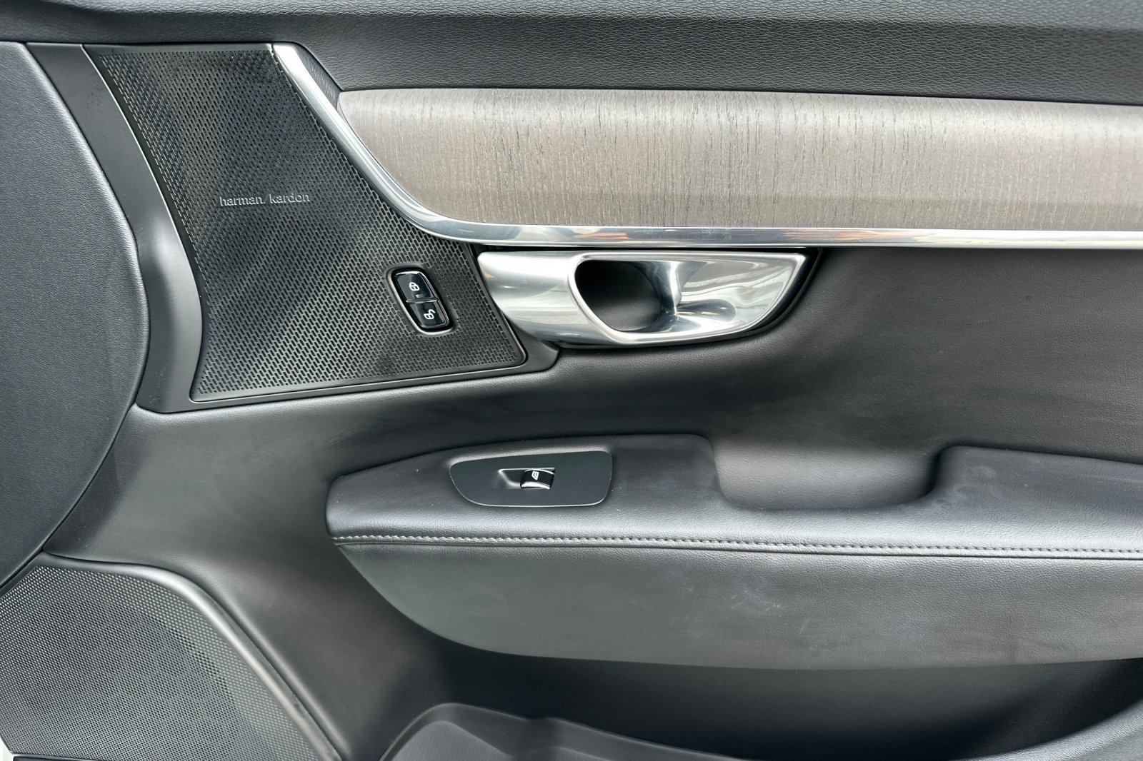 Certified 2023 Volvo S90 B6 Plus w/ Protection Package Premier image 20