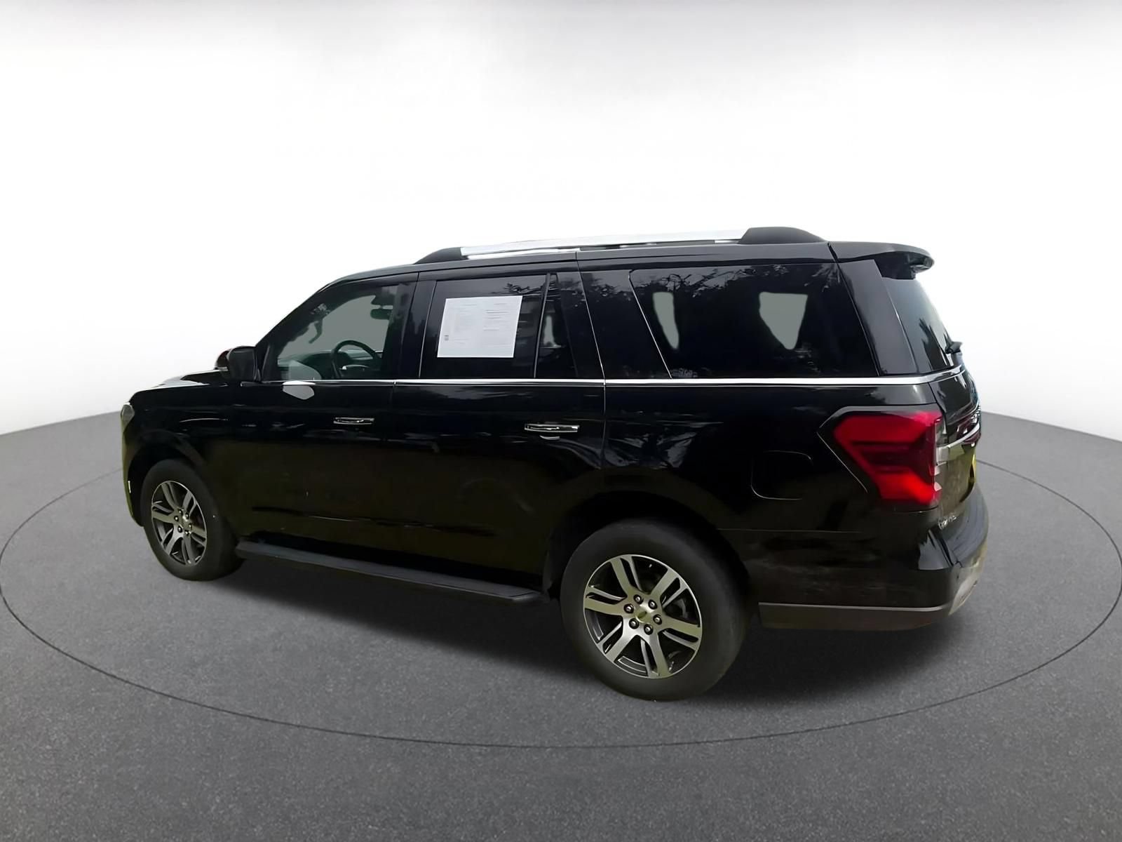 Used 2024 Ford Expedition Limited RWD image 9