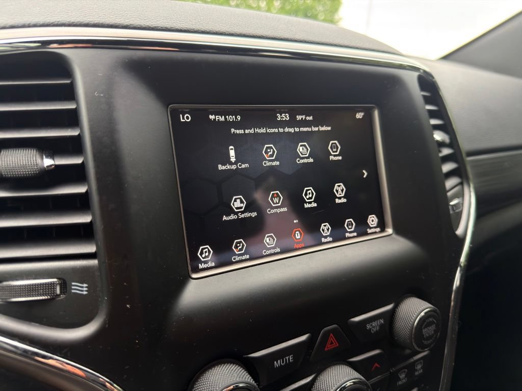 Used 2021 Jeep Grand Cherokee Laredo AWD/4WD image 29
