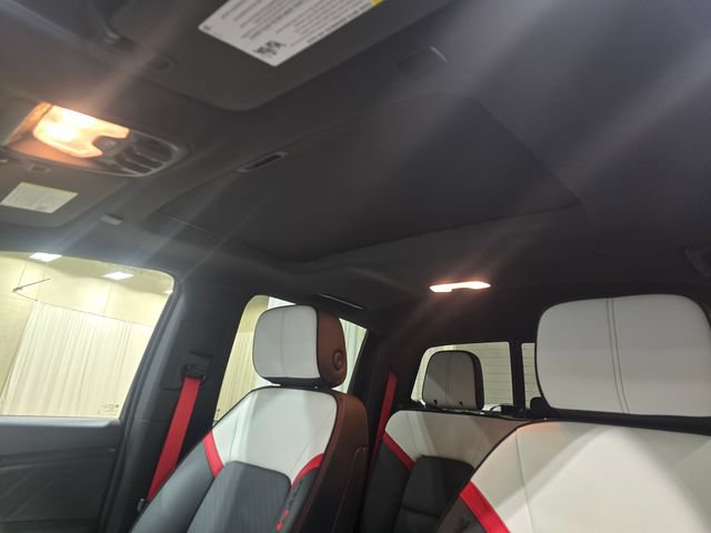 Used 2025 GMC Canyon AT4 w/ AT4X Package AWD/4WD image 22