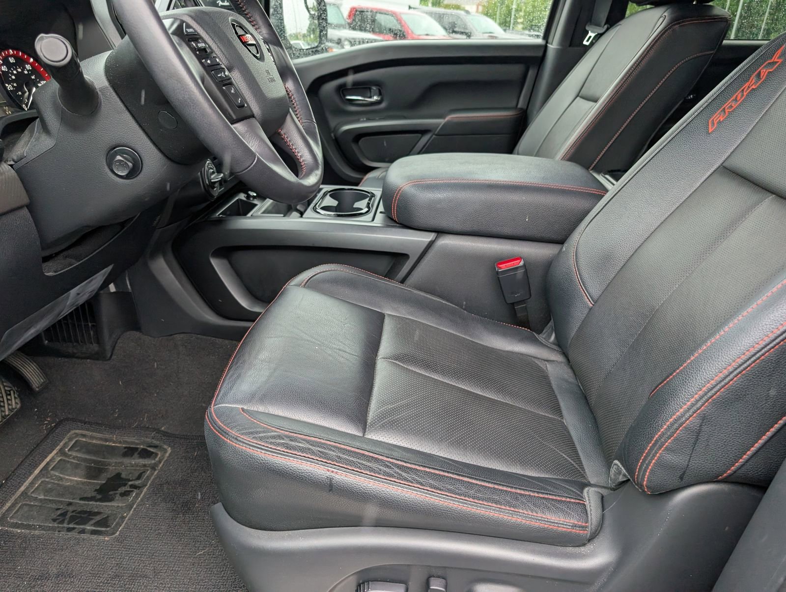 Used 2021 Nissan Titan PRO-4X w/ Pro-4x Convenience Package AWD/4WD image 8