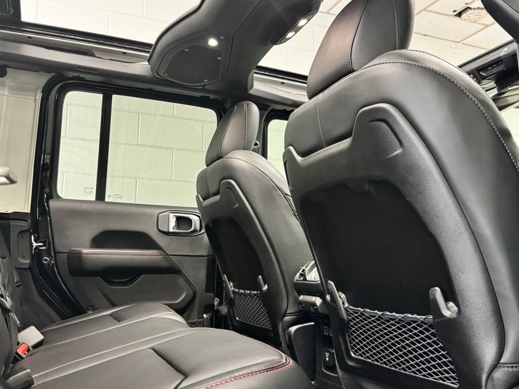 Used 2024 Jeep Wrangler Unlimited Rubicon AWD/4WD image 8