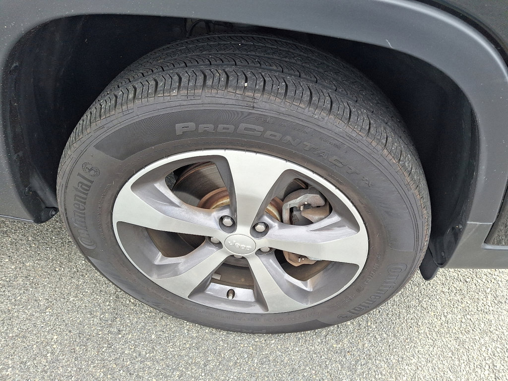 Used 2020 Jeep Cherokee Limited image 9