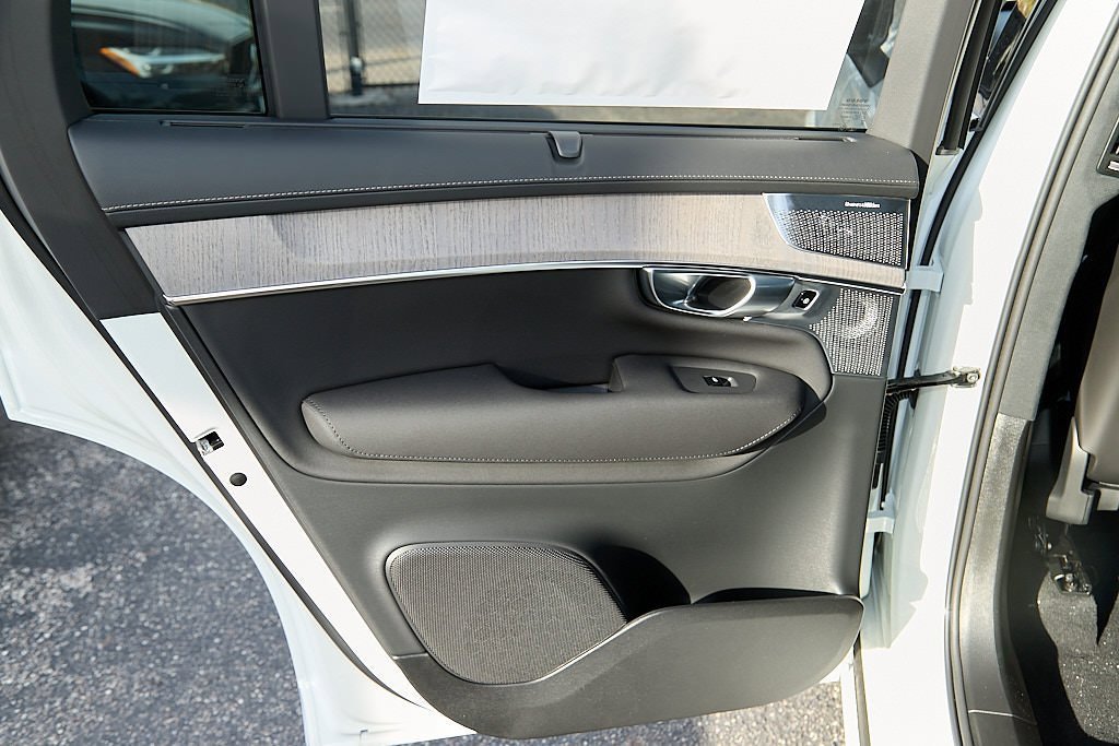 New 2026 Volvo XC90 B6 Ultra w/ Lounge Package image 17