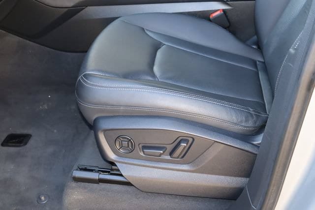 Used 2023 Audi Q8 Premium Plus w/ Premium Plus Package AWD/4WD image 15