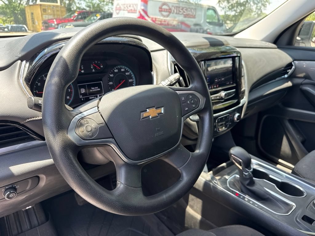 Used 2021 Chevrolet Traverse LS FWD image 9