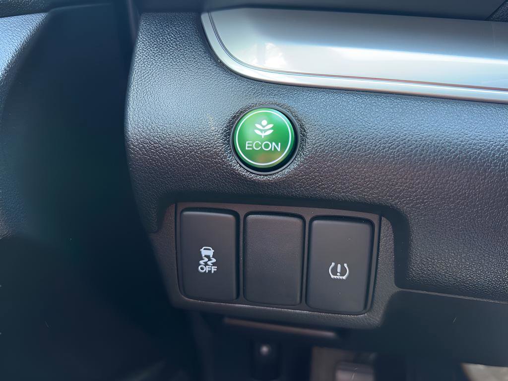 Used 2015 Honda CR-V LX image 16